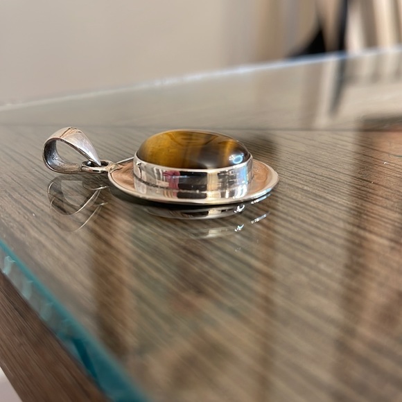 Vintage Oval Sterling Silver Pendant with A Tigers Eye Center - Picture 10 of 11